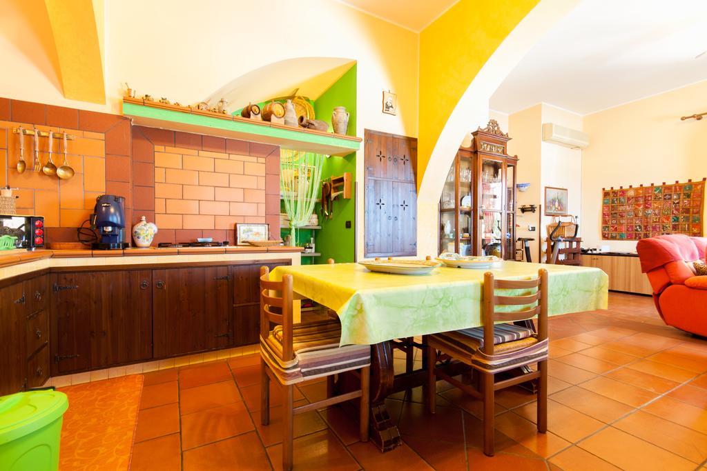 Apartamento Loft Sul Mare Balestrate Habitación foto